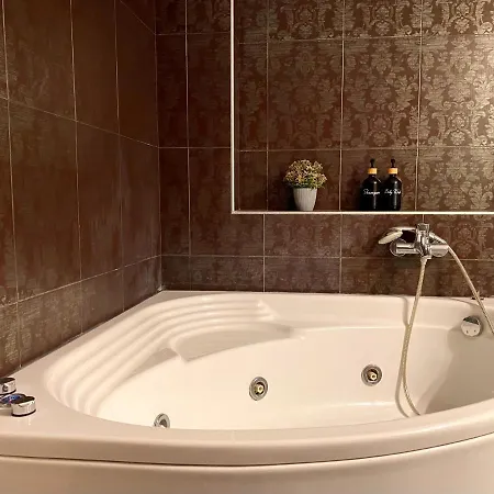 Avia Luxury With Hydromassage Διαμέρισμα *